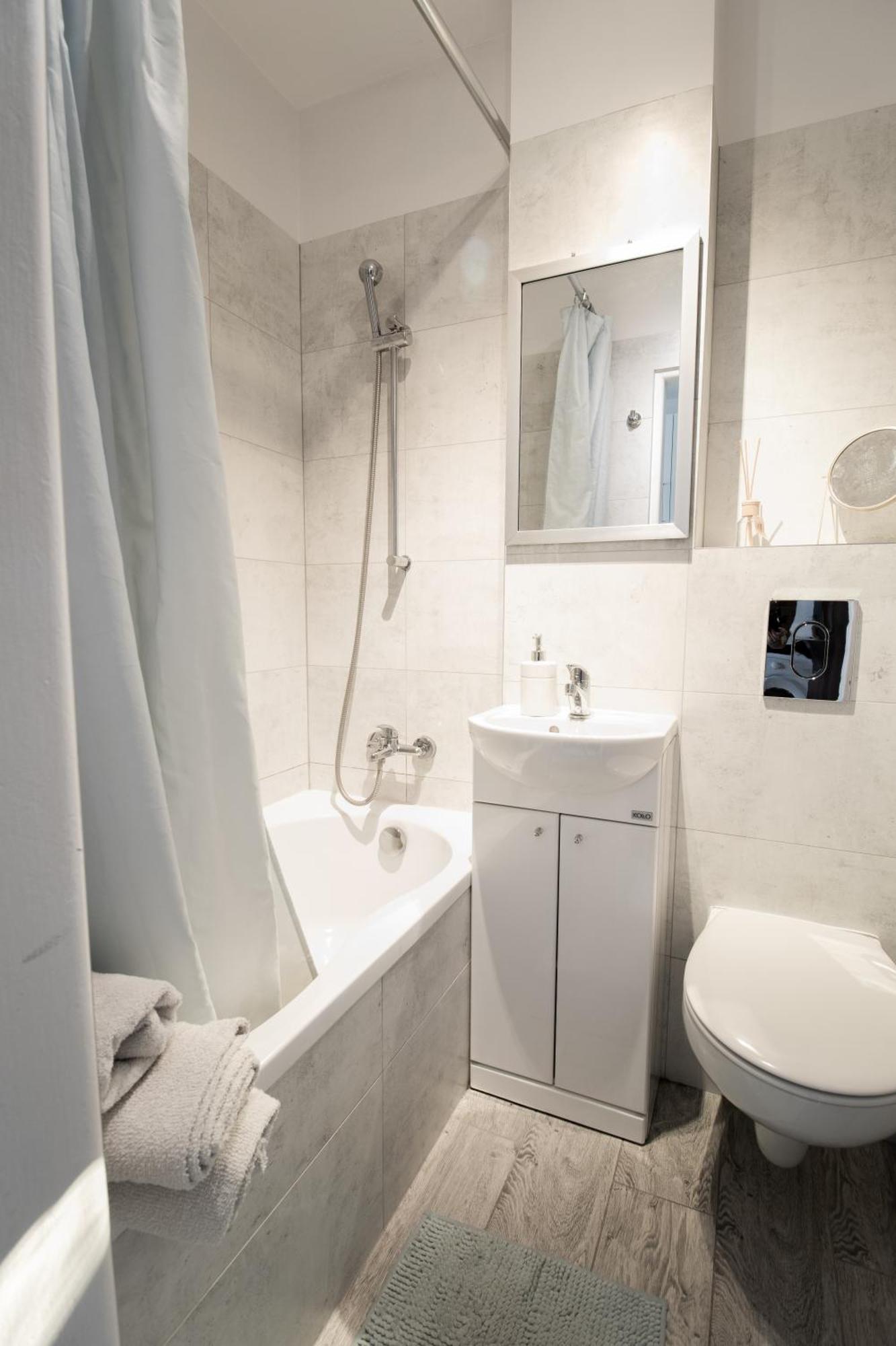 Piotrapartments - Bruna Green City Apartment Warsawa Bagian luar foto